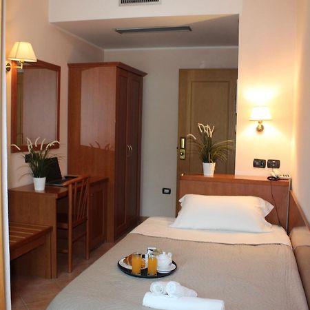 Hotel Jole 切塞纳蒂科 外观 照片