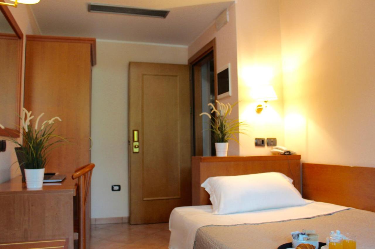 Hotel Jole 切塞纳蒂科 外观 照片