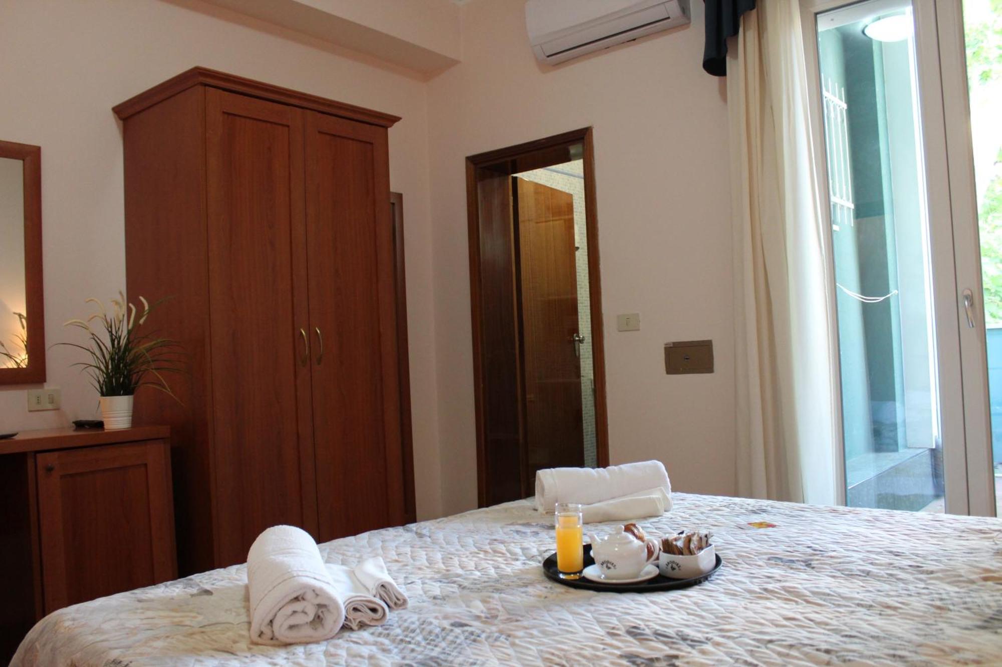 Hotel Jole 切塞纳蒂科 外观 照片